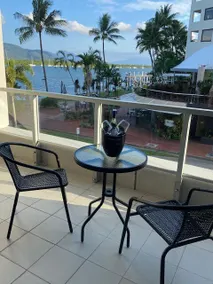 Lovely Waterfront Apartment at Harbour Lights - Image 4