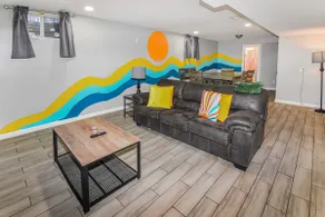 Spacious 6BR Home with Hot Tub, Hammocks and Firep - Image 5
