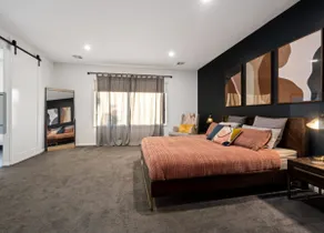 Boutique 4 bedroom house with pool & sauna - Image 2