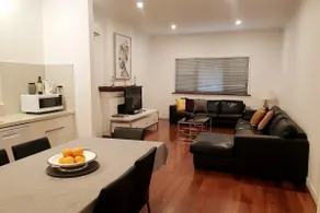 3 bedroom family friendly spacious home with parking and WIFI - Image 4
