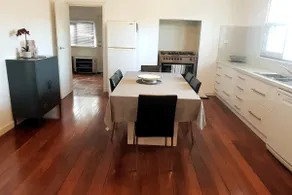 3 bedroom family friendly spacious home with parking and WIFI - Image 5