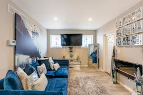 Pretty Blue Bungalow - Image 2