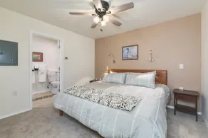 Elegant Apartment with Jetted Tub, King Bed - Image 2