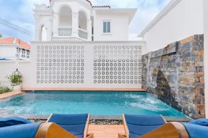Phuket's unique Sino-style villa with private pool - Image 3