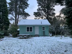 Wileda: Cute Colourful 1950s Cottage in Blackheath - Image 5