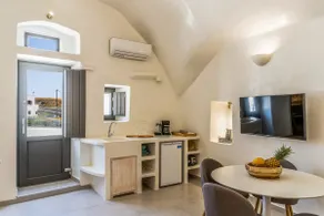 Superior Suite with Hot Tub-Anoi - Image 3