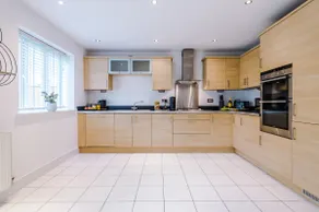 Luxurious Cosy 4BR Home Cheshire - Image 3