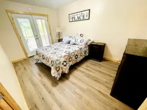 1bd/1ba Cabin+Loft. Come Explore Turtle Creek - Image 5