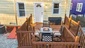 4BR Shoreline Getaway: Ideal for Families & Groups - Image 5