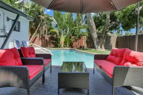 Paradise near the beach! Only 3 miles away! - Image 3