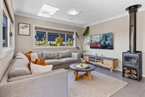 Central - Walk to Cafe's & Wombat Hill - Game Room - Image 2