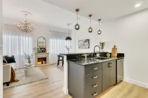 Elegant 1BD near Convention CTR, Beach & MB Ballet - Image 2