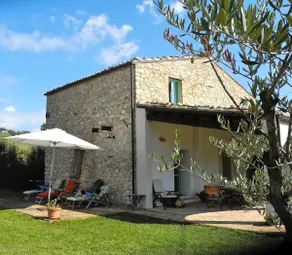 Detached Villa with pool - Image 3