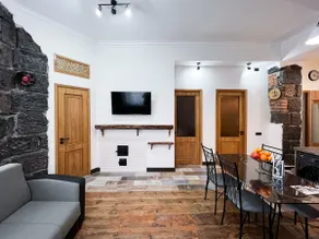 Gyumri Square Apartment - Image 2