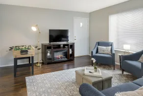Walk to Plymouth/Cozy 2BR/Near Ann Arbor & Detroit - Image 2