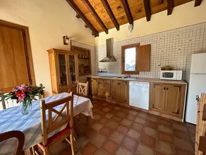 Ochre Rural House - Image 4