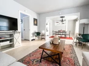 Reclaimed Historic Home 1min to Downtown-Sleeps 7! - Image 2