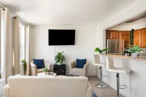 NYC Spacious, Stylish House: Radiant! - Image 2