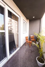 Luxury 2BHK | Smart TV | Prime Location | DLF P-5 - Image 5