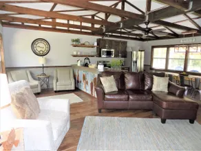 Bay Cottage Retreat - Image 2