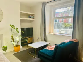 City Studio with double bed and underfloor heating - Image 4