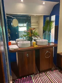 Tevinitahi Air-Conditioned Bungalow - Image 5