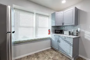 Charming 4-bedroom Townhouse  25 min from Denver - Image 3