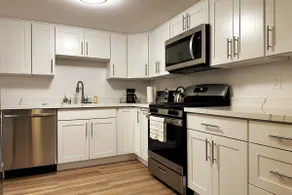 Renovated Private Suite in Rainier Valley, Seattle - Image 4
