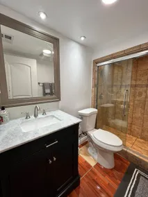 Snug Fresh 1B1B House with No-Cost Parking E - Image 5