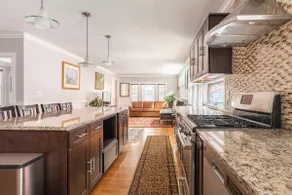 Cambridge Luxury Apartment With Free Parking - Image 3