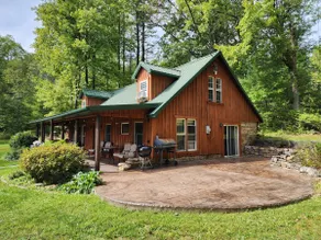 Charming re-imagined bank barn cabin. - Image 2
