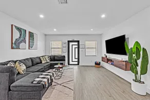 Family Oasis with Heated Pool - Image 4