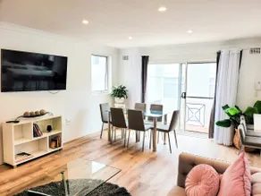 North Facing Seaside Apartment - Image 5