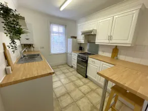 Private Flat in Parkstone, Poole - Wifi & Netflix - Image 2
