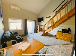 Loon Mtn Loft w/Pool, Jacuzzi Access, Mtn Shuttle - Image 4