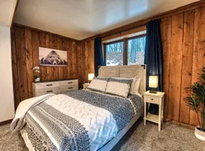 4 Bedroom Rustic and Secluded Cabin. Dogs Welcome! - Image 5