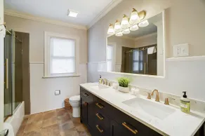 The Charming Cottage-Game Room-King Bed-Grill - Image 4