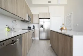Bay View Design District Apt, Pool, Gym & Parking - Image 4