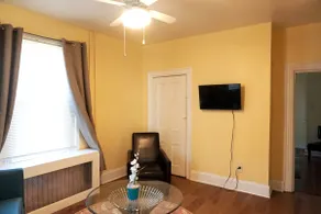 2BR Cozy Apt 1 mi from Airport (PHL) Free Parking - Image 4