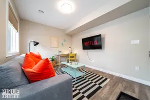 *Euro-Style Suite*Whyte Ave*AC*NFLX*Clean-Sleeps6! - Image 3