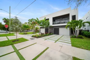 Las Olas Elements with Pool & Spa Near Beach - Image 3