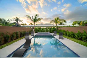 Las Olas Elements with Pool & Spa Near Beach - Image 5