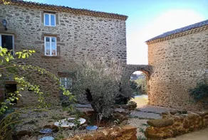 3 lodgings in an 18th century stone farmhouse - Image 2