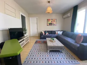 Modern, Quiet and Central Location - Image 2