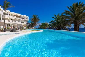 penthouse over the sea - Image 4