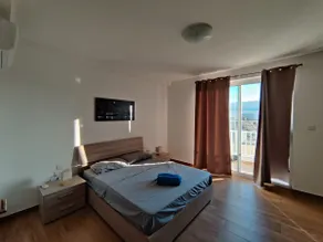 Luxurious 2 bedroom apartment with country view - Image 5
