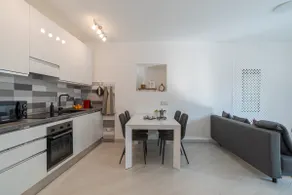 Apt in the historic center a stone's throw from the lake - Image 3