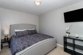 Relaxing home near Interstate - Image 2