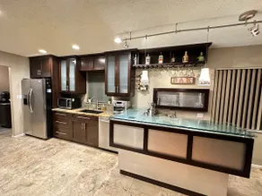 Lakeshore Home 3BR-2BA & HomeTheater - Image 4