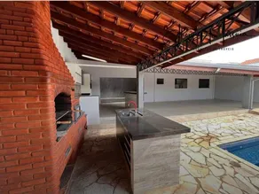 Leisure house with pool and barbecue area - Image 4